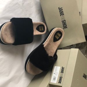 Jane and the shoe platform sandals